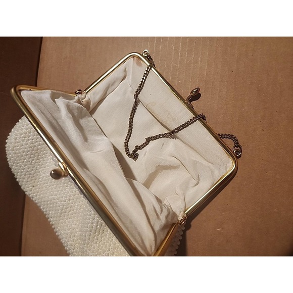 Vintage Lumured Corde Bead 1950s Purse White With Gold Closure - Picture 3 of 3